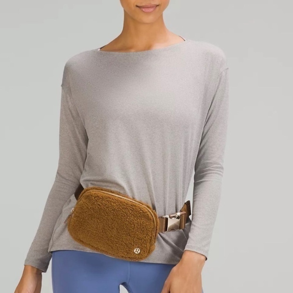 Lululemon Fleece Everywhere Belt Bag in Burnt Caramel - Picture 2 of 9